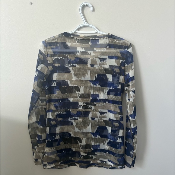 Abstract Pattern Long Sleeve Mesh Top - Picture 3 of 3